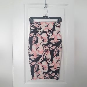 Revamped Black/White Floral High Waist Pencil Skirt Size Small